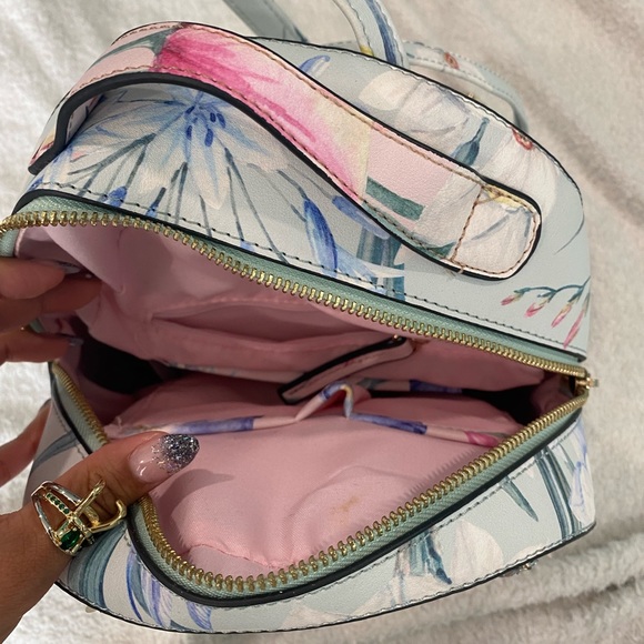 flower backpack - Picture 3 of 6